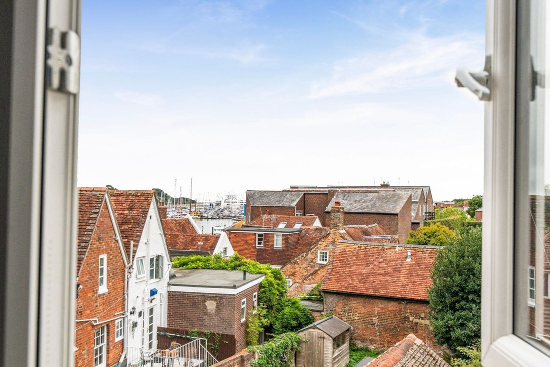 Townhouse in Lymington, England 2 - 18942335