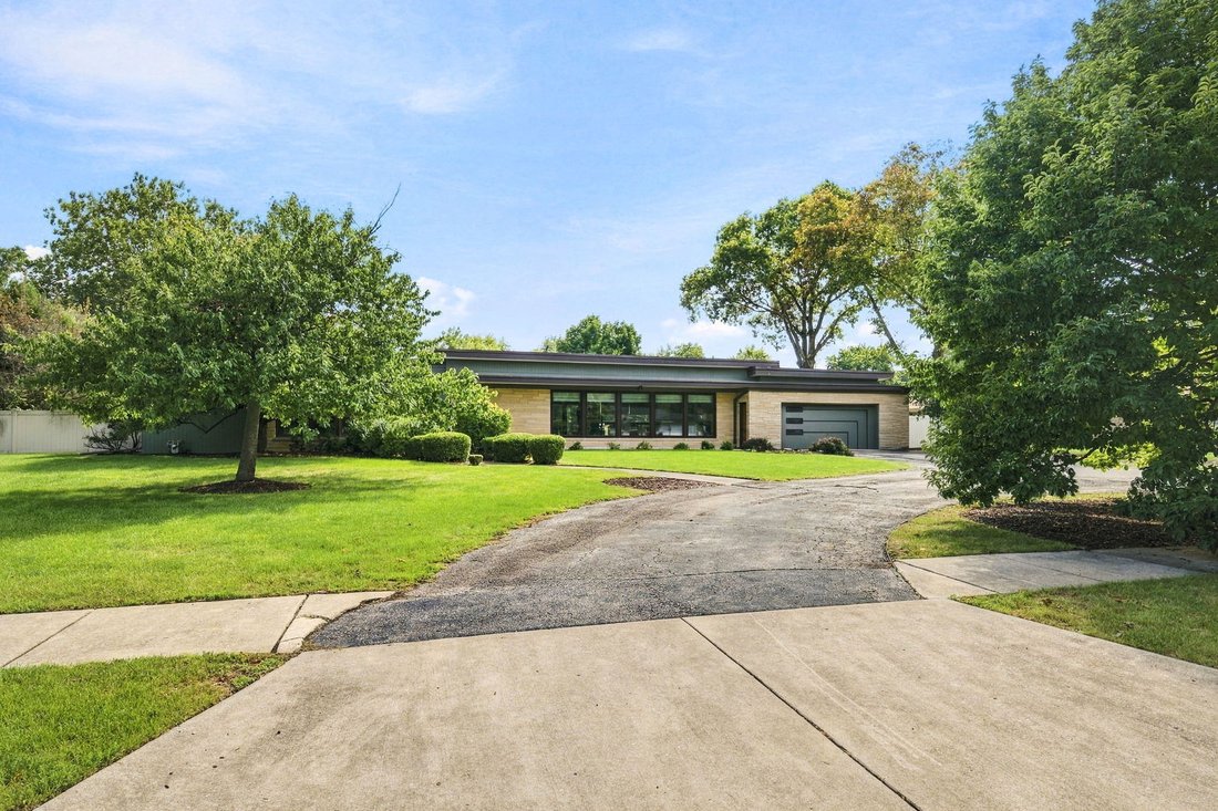 House in Joliet, Illinois, United States 5 - 18939678