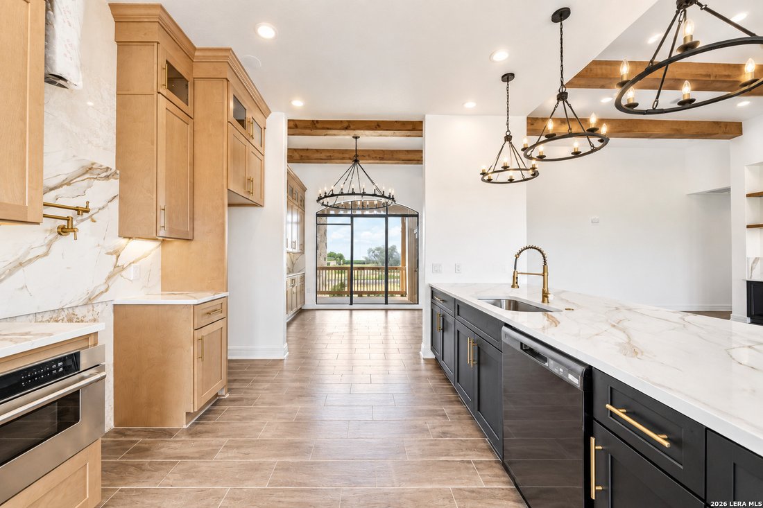 House in Floresville, Texas, United States 5 - 18512797