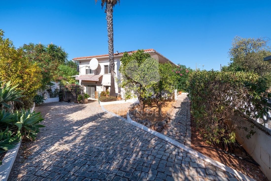 Villa in Loule (Sao Clemente), Algarve, Portugal 2 - 18944237