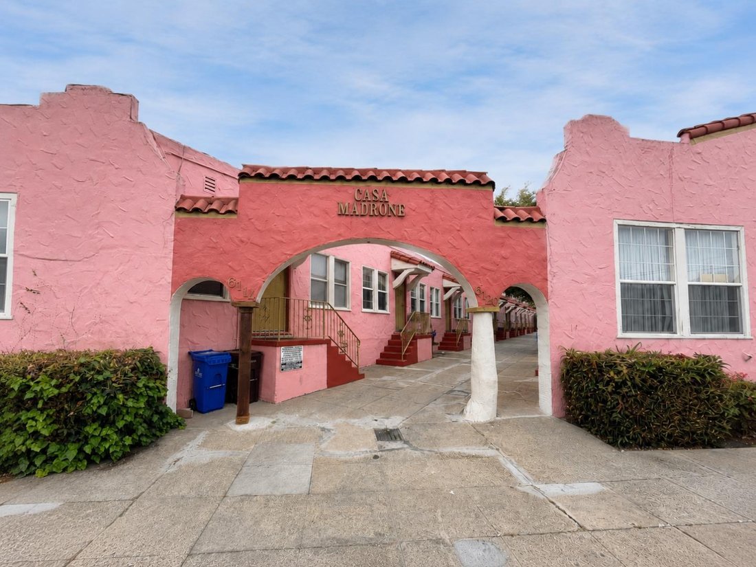 Oakland, California, United States 1 - 18942574