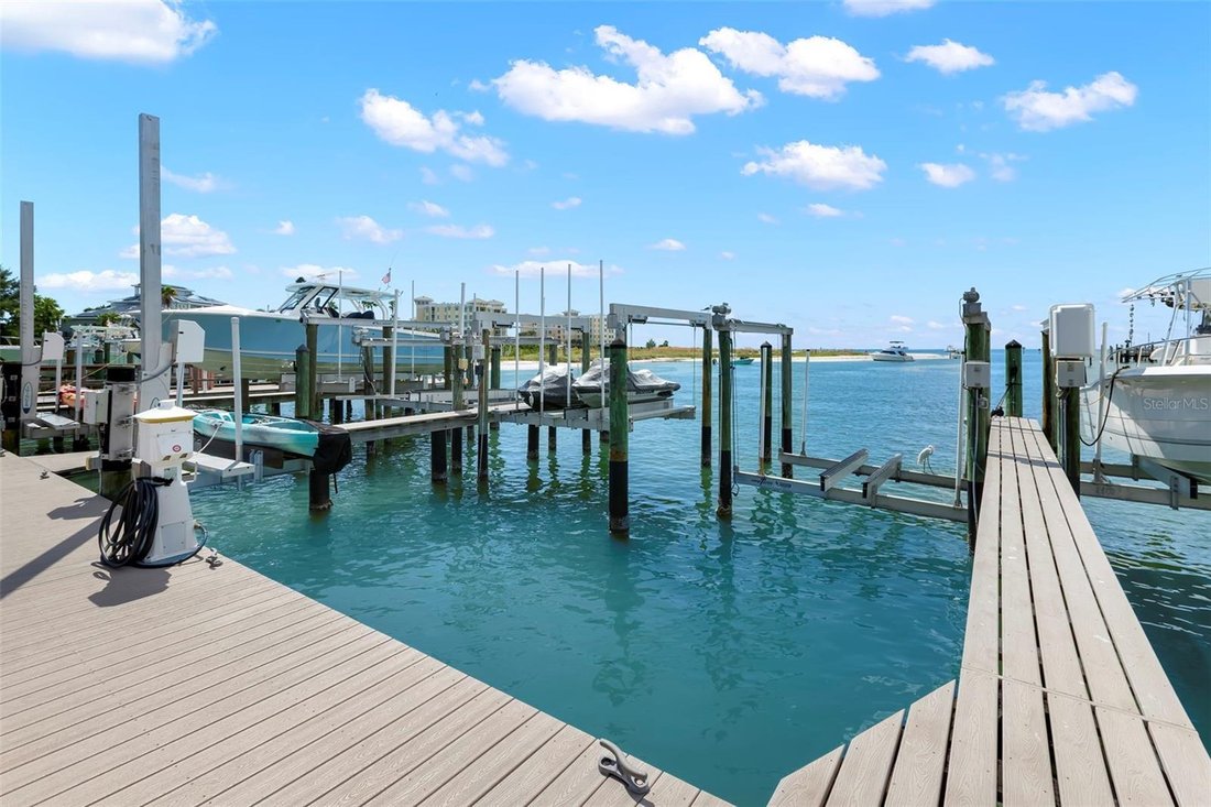 Condo in St. Petersburg, Florida, United States 4 - 18939874
