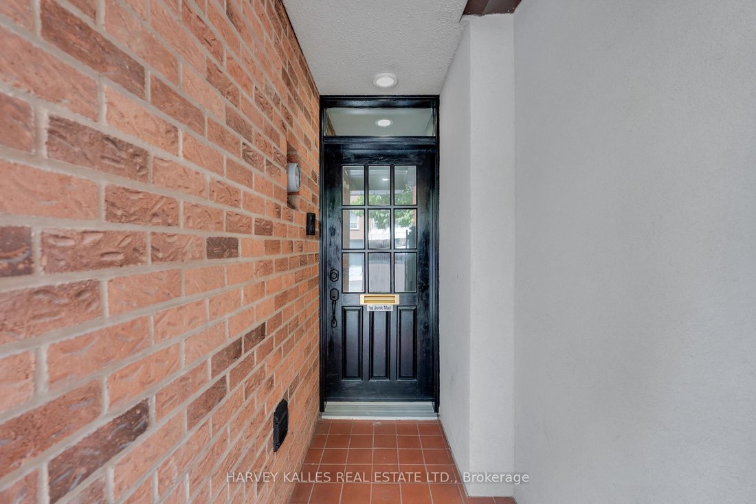 House in Toronto, Ontario, Canada 3 - 18945175