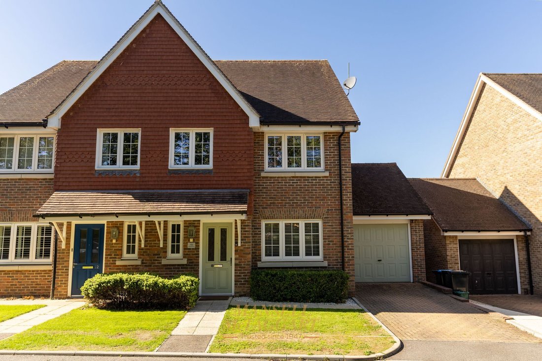 House in East Grinstead, England 1 - 18940642