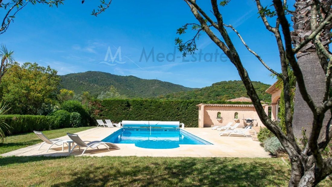 Villa in Le Plan-de-la-Tour, Provence-Alpes-Côte d'Azur, France 1 - 18418564