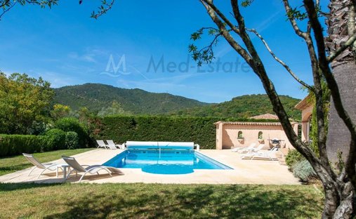 Villa in Le Plan-de-la-Tour, Provence-Alpes-Côte d'Azur, France 1