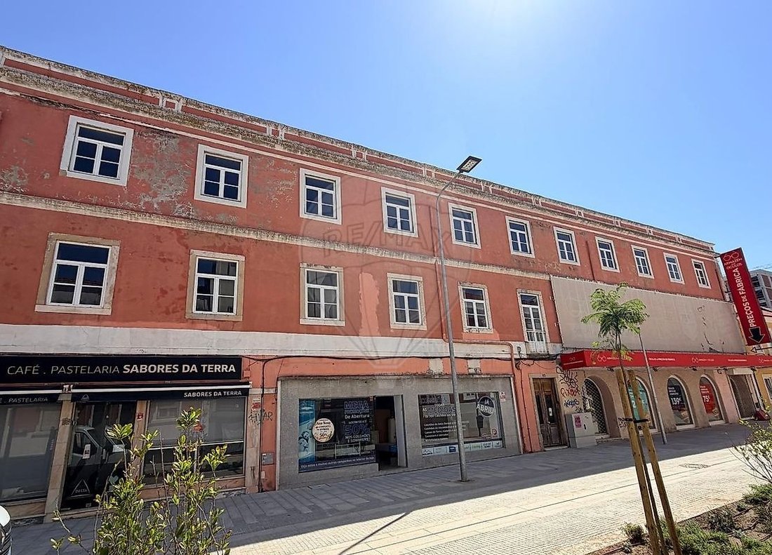 Barreiro e Lavradio, Setubal, Portugal 1 - 18939636
