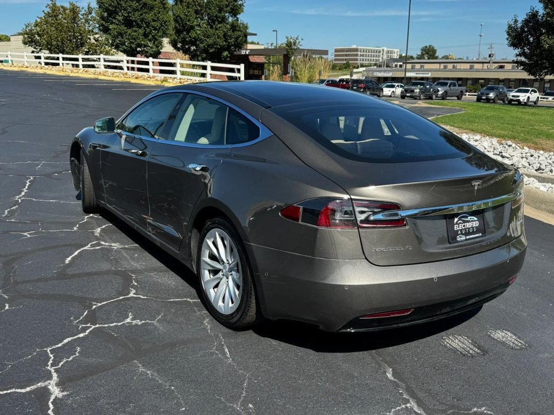 Sedan in Joplin, MO, United States 3 - 18944631
