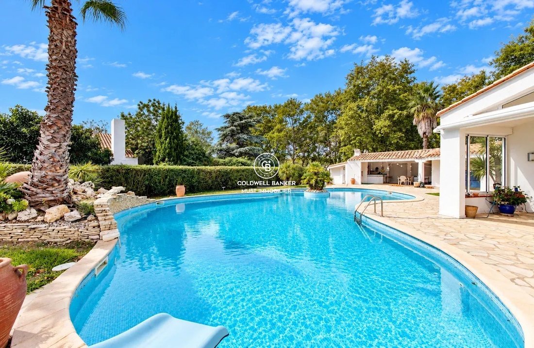 Villa in Saint-Cyprien, Occitania, France 3 - 14720881