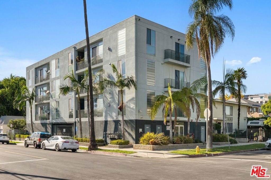 Los Angeles, California, United States 1 - 18942180