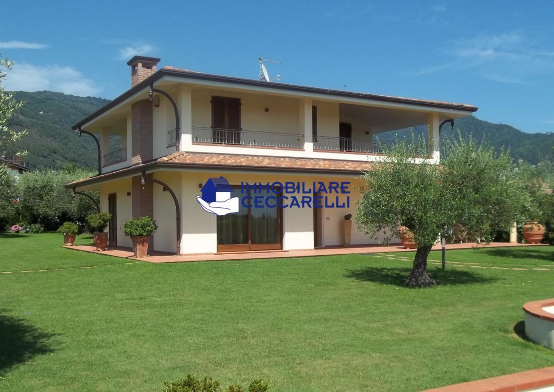 Villa in Quercioli - Rinchiostra, Massa, Tuscany 1 - 18942673