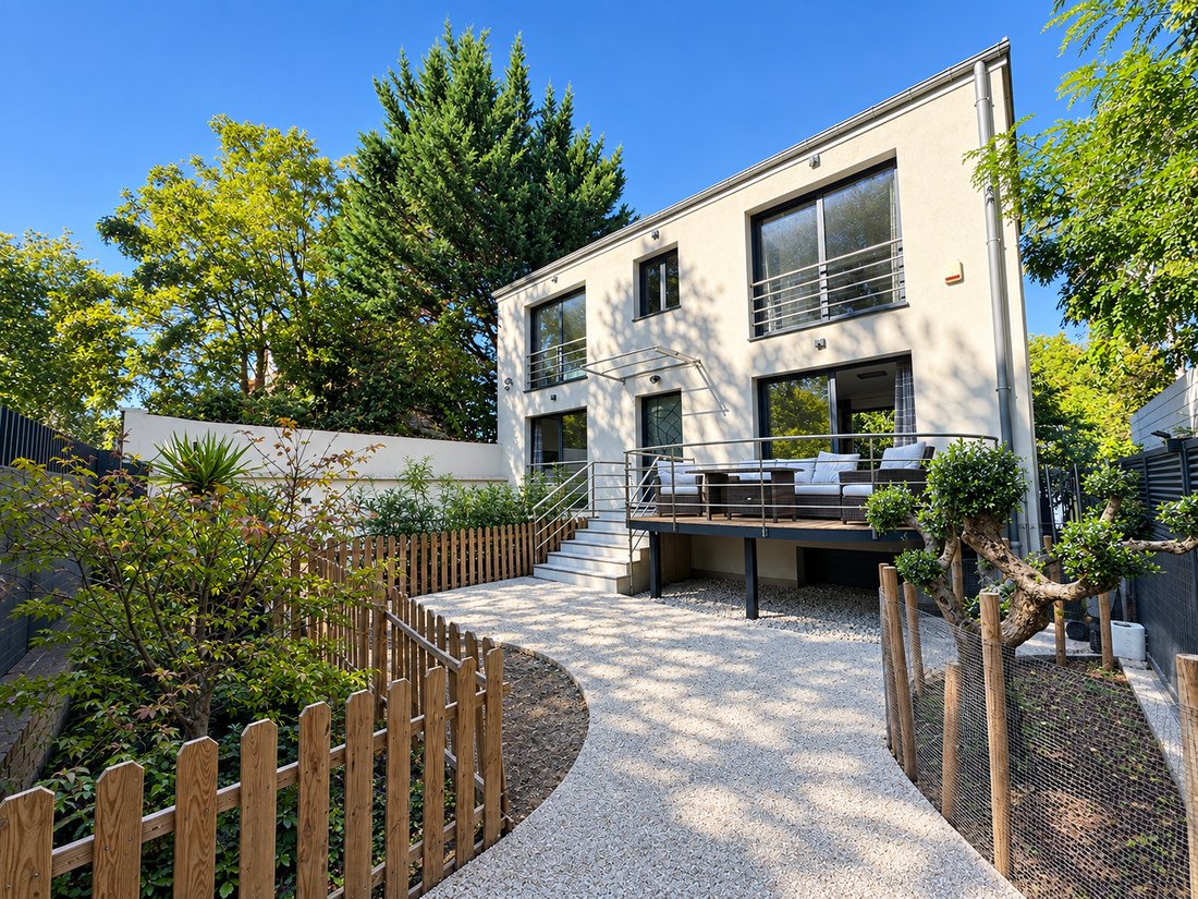 Villa in Ledru Rollin, Le Perreux-sur-Marne, France 1 - 18943887