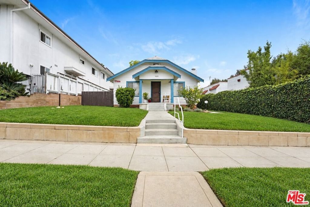 Santa Monica, California, United States 1 - 18942185