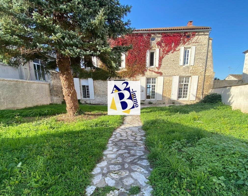 House in Vieil Angoulême-Centre Ville, Angoulême, France 3 - 18940644
