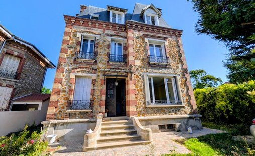 House in La Chataigneraie, Saint-Leu-la-Forêt, France 1