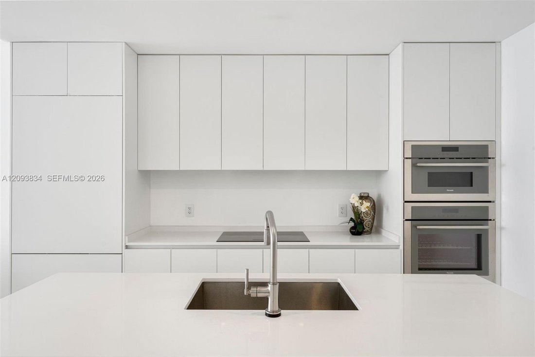 Condo in Miami, Florida, United States 4 - 18943703