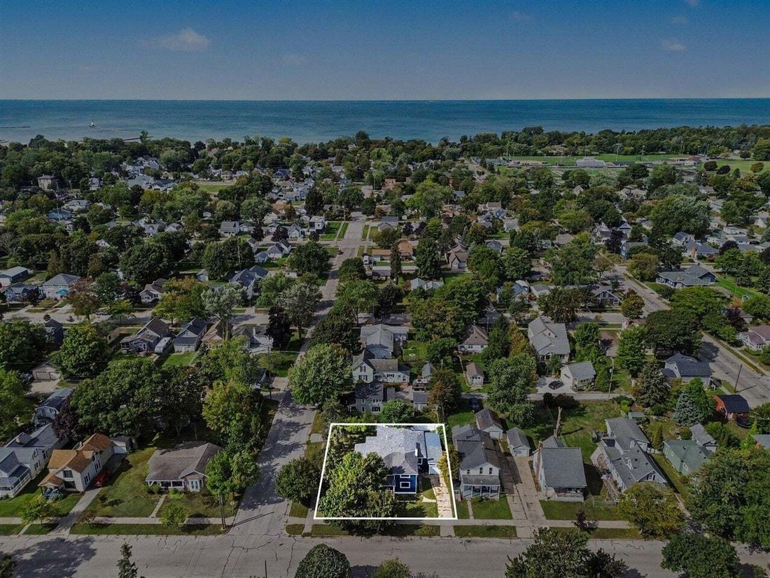 House in Ludington, Michigan, United States 4 - 18943408