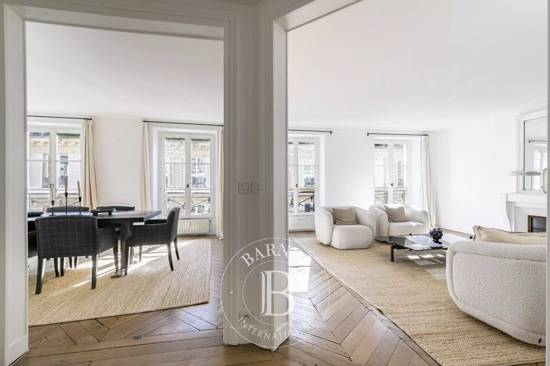 Apartment in Invalides, Paris 7e Arrondissement, Paris 3 - 18942526
