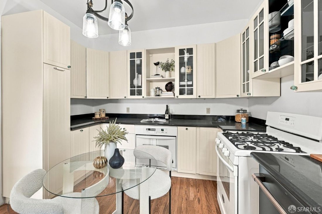 Condo in San Francisco, California, United States 4 - 18942436