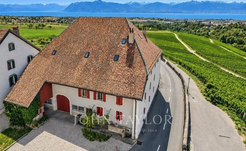 House in Saint-Livres, Vaud, Switzerland 1