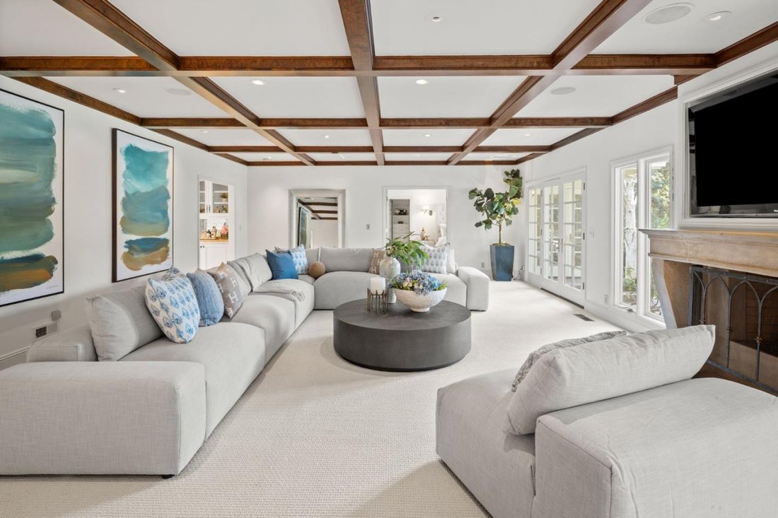 House in Los Altos Hills, California, United States 3 - 18939432