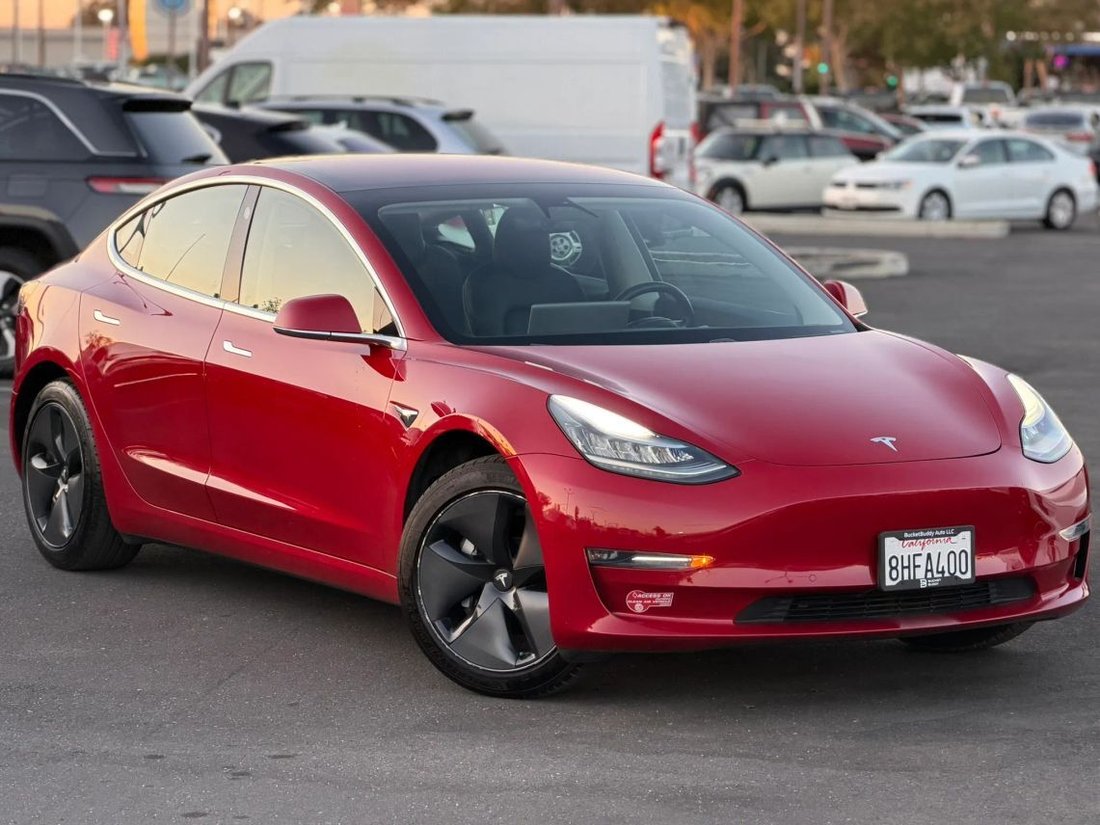 Sedan in Sacramento, CA, United States 3 - 18940811