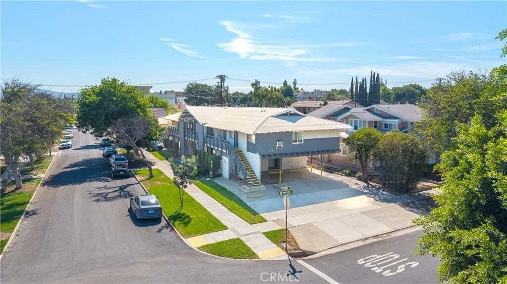Corona, California, United States 5 - 18943263