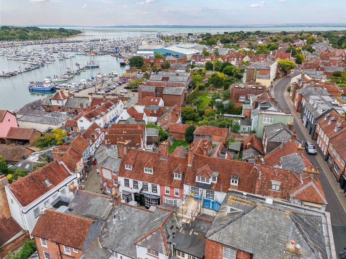 Townhouse in Lymington, England 5 - 18942335