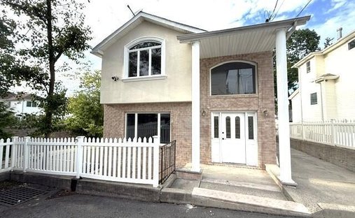 House in New York, New York, United States 1