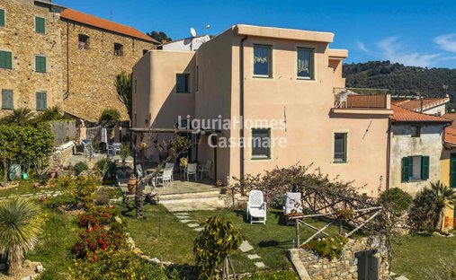 Villa in Pompeiana, Ligurien, Italien 1