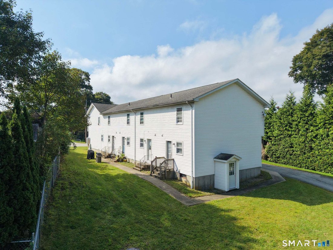 Killingly, Connecticut, United States 3 - 18939324