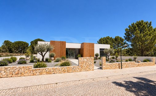 House in Quinta do Conde, Setubal, Portugal 1