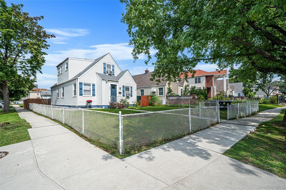 House in New York, New York, United States 2 - 18939478