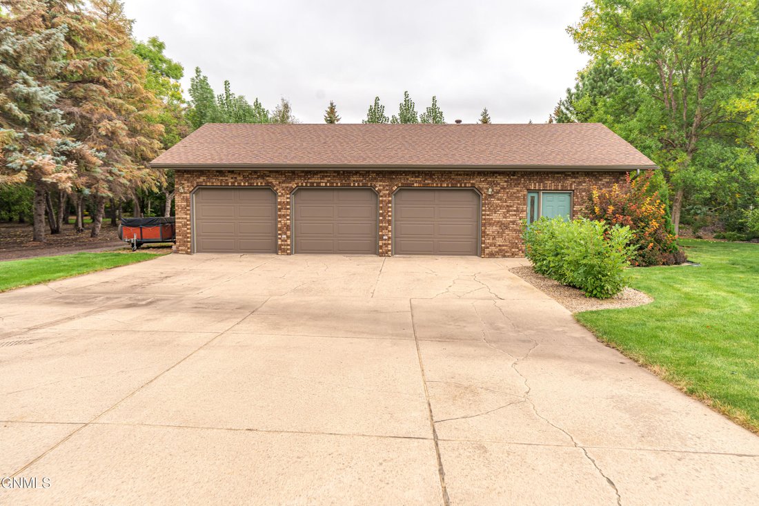 House in Bismarck, North Dakota, United States 5 - 18941583