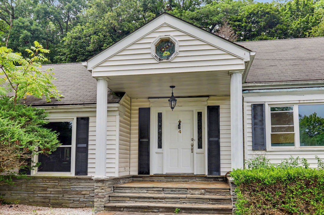 House in Woodbury, New York, United States 1 - 18940464