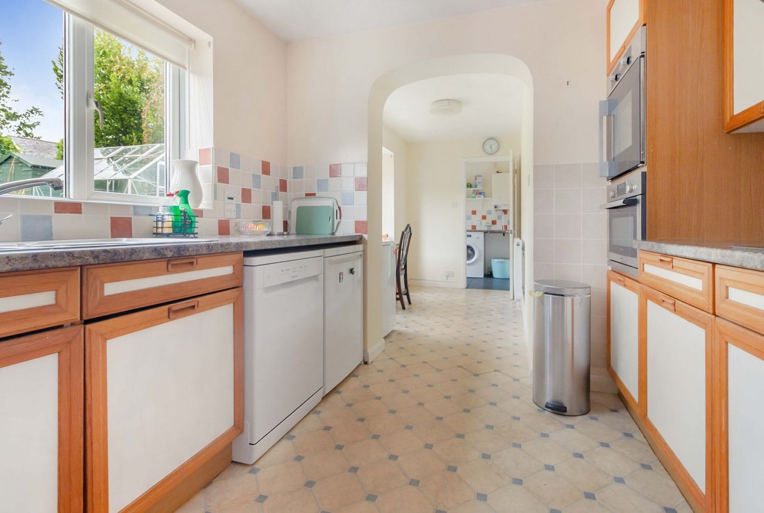 House in Uckfield, England 5 - 18940728