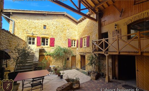 House in Saint-Laurent-d'Oingt, Val d'Oingt, France 1