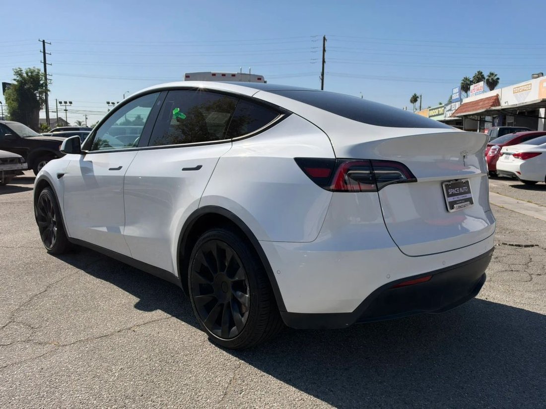 Suv in Azusa, CA, United States 5 - 18944630