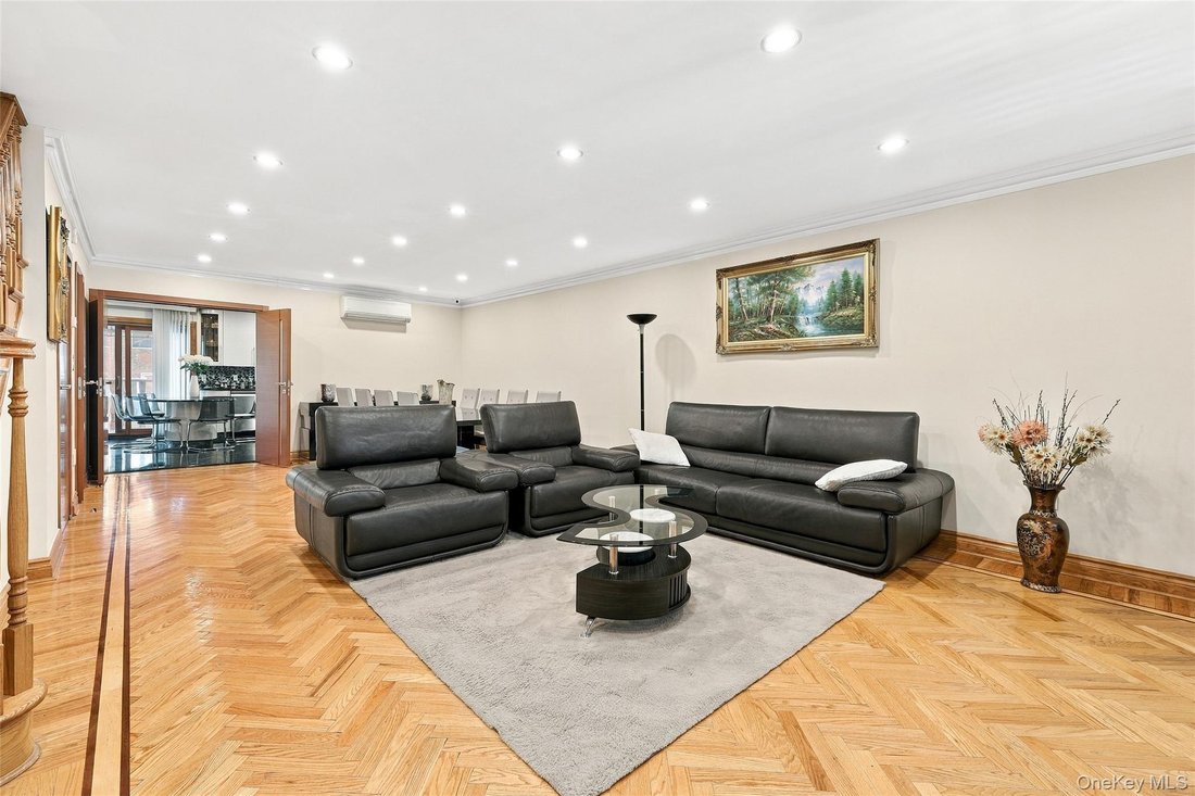 House in New York, New York, United States 3 - 17909775