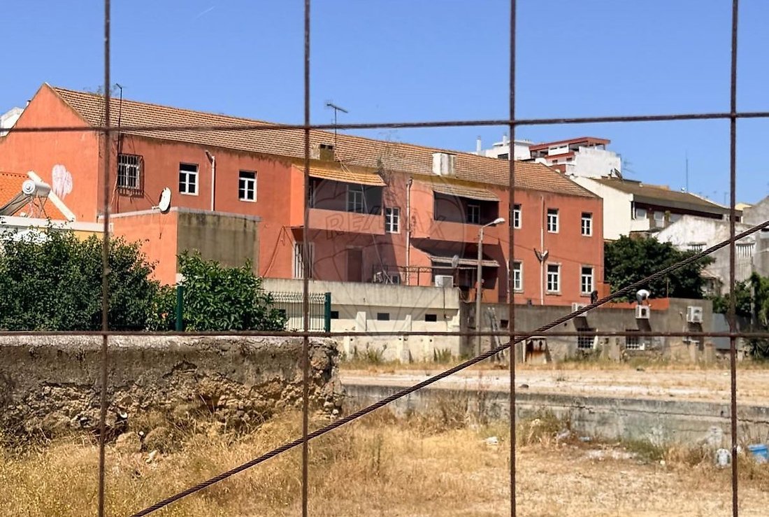 Barreiro e Lavradio, Setubal, Portugal 5 - 18939636