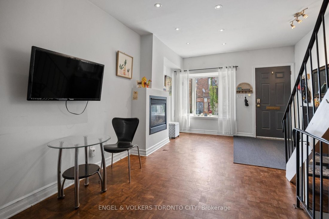 Townhouse in Toronto, Ontario, Canada 5 - 18944007