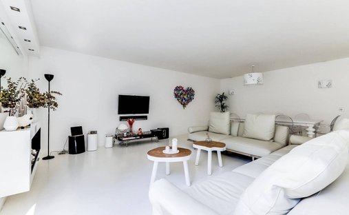 Apartment in La Plaine des Sablons, Neuilly-sur-Seine, France 1