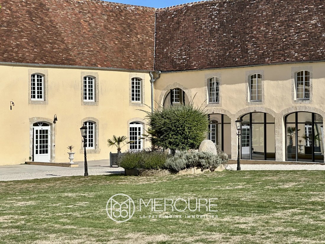 Estate in Centre Ville, Falaise, France 5 - 18634624