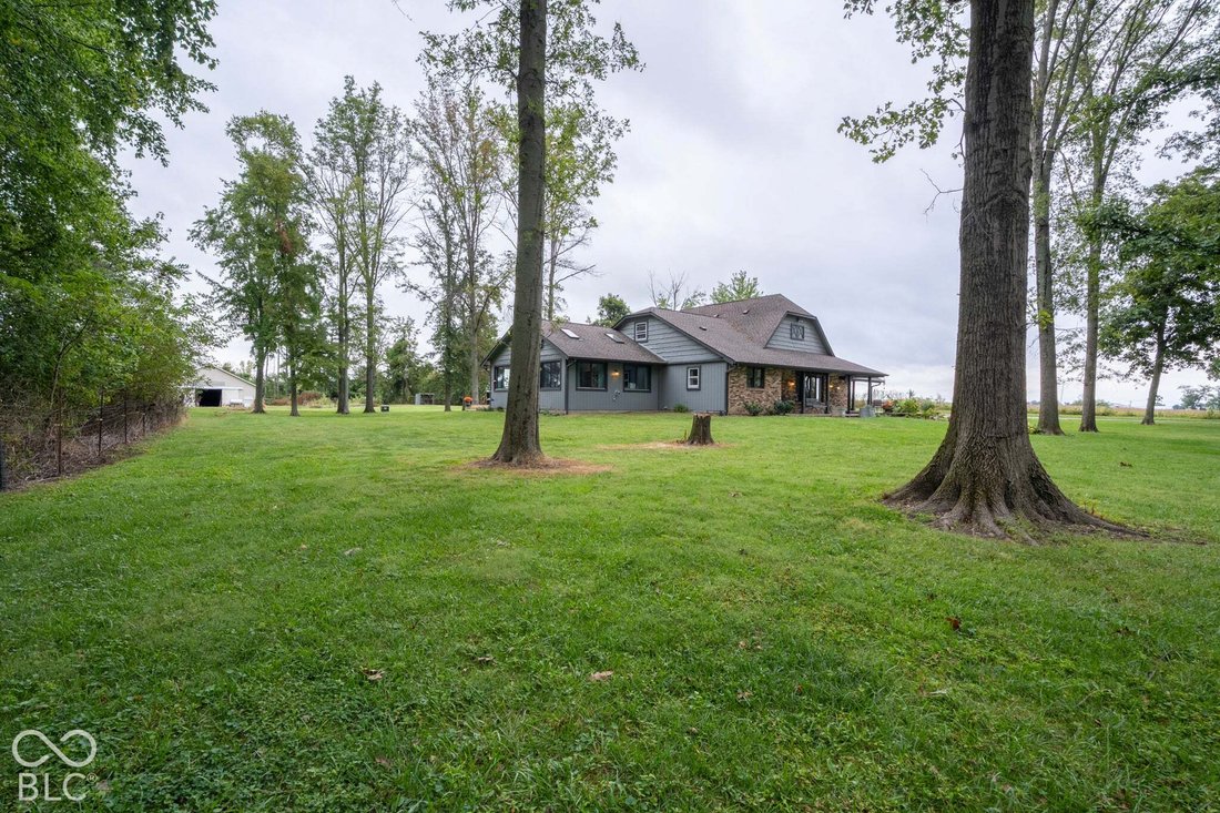 House in Fountaintown, Indiana, United States 4 - 18939518