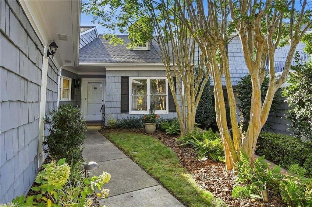 Condo in Winston-Salem, North Carolina, United States 3 - 18939628