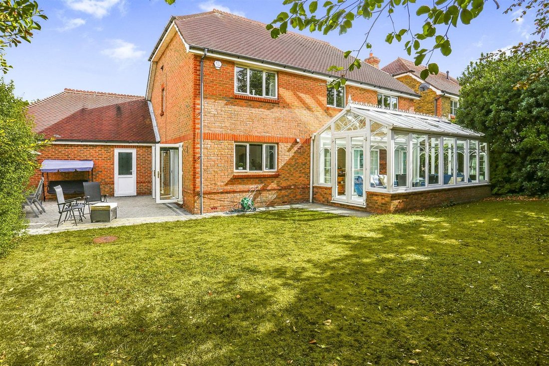 House in East Ewell, Epsom and Ewell, England 2 - 18939543