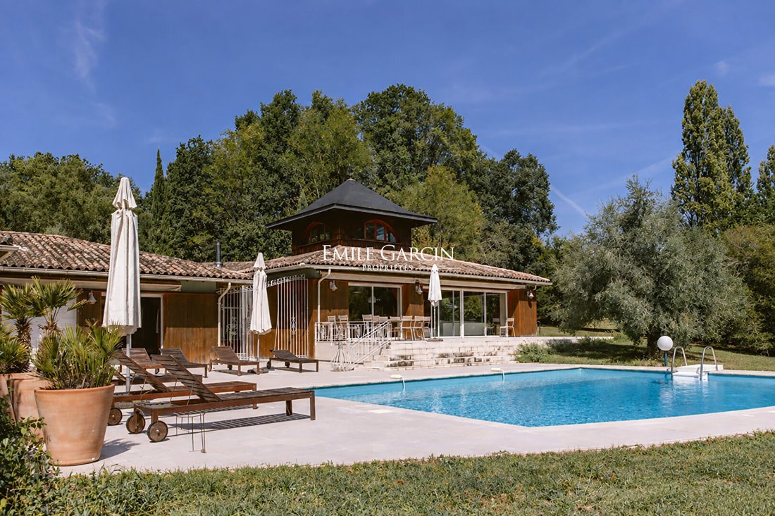 Villa in Sallebœuf, Nouvelle-Aquitaine, France 5 - 18944387