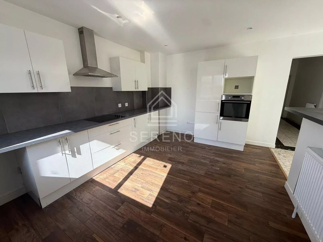 Apartment in Arrondissement of Bobigny, Ile-de-France, France 3 - 18939697