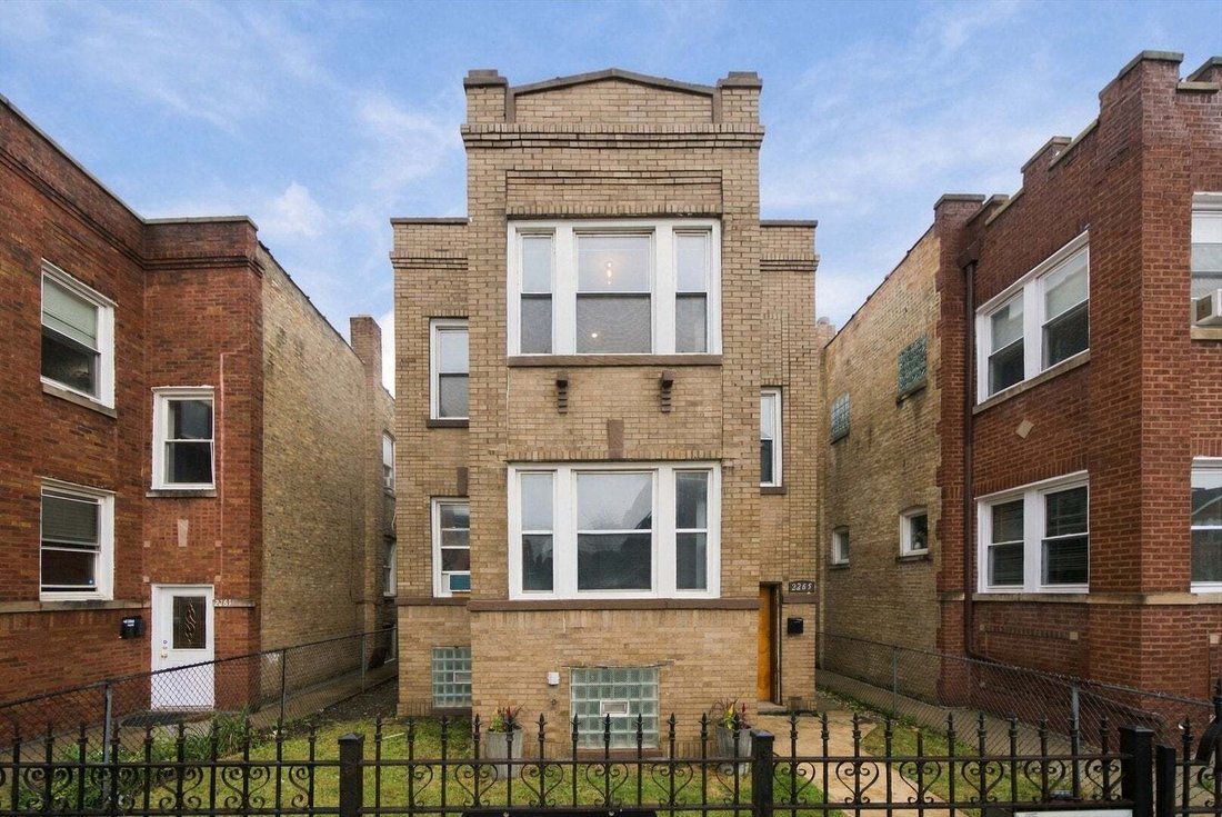 Chicago, Illinois, United States 1 - 18939703