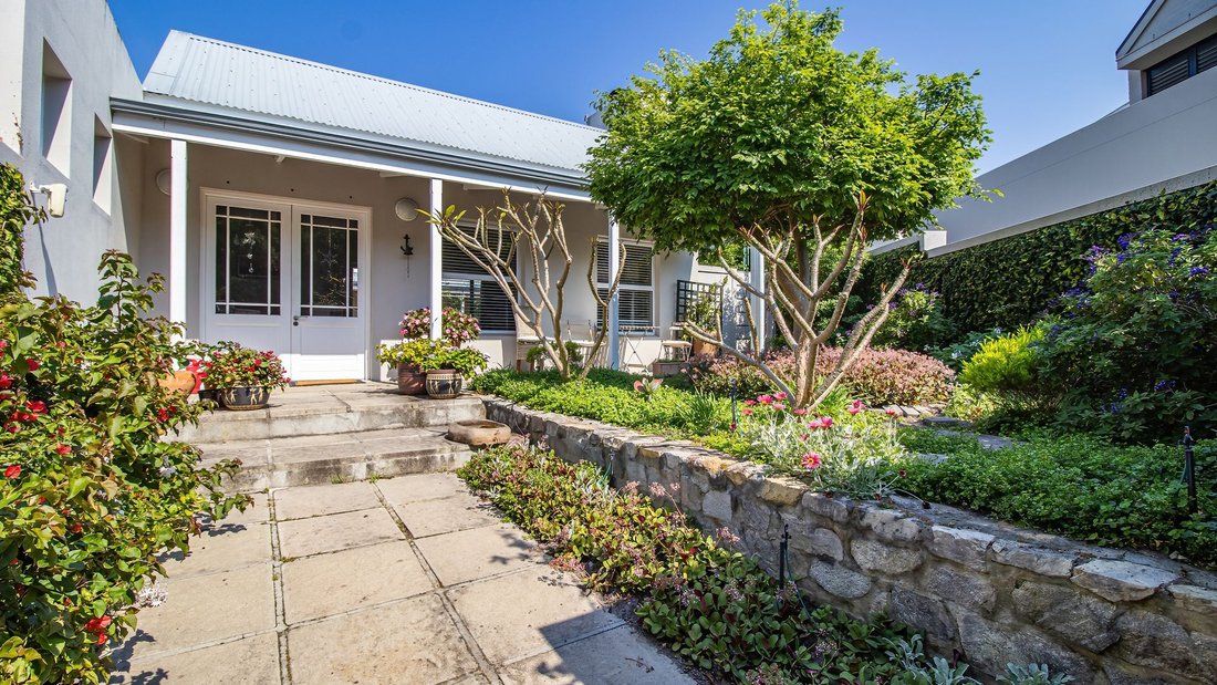 Estate in Overstrand Local Municipality, Western Cape, South Africa 2 - 18944746